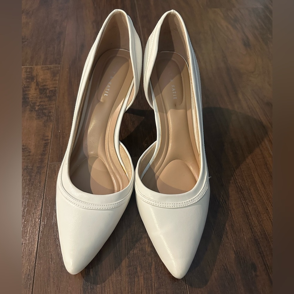 Kelly & Katie Shenna D’orsay Kitten Heels White Cream - Picture 3 of 7